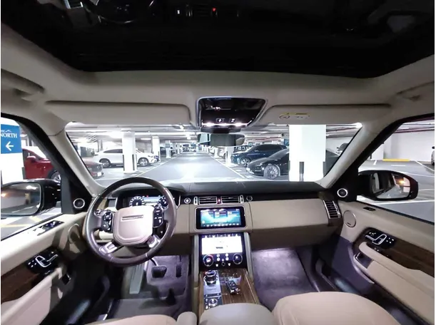 Car image 19