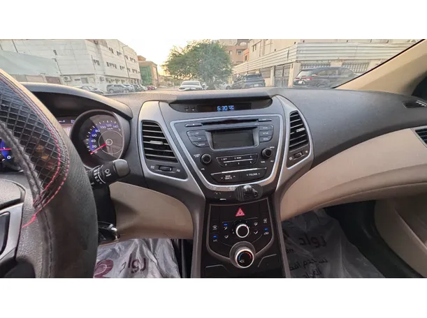 Car image 16