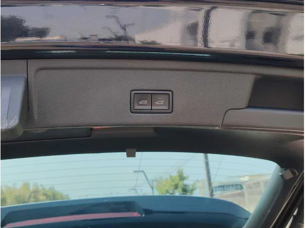 Car image 40