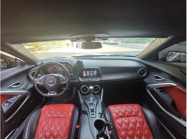Car image 17