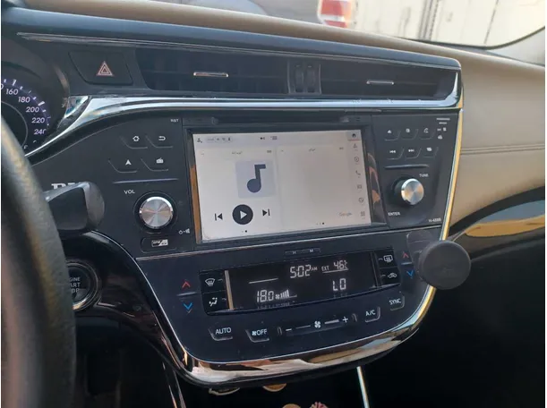 Car image 17