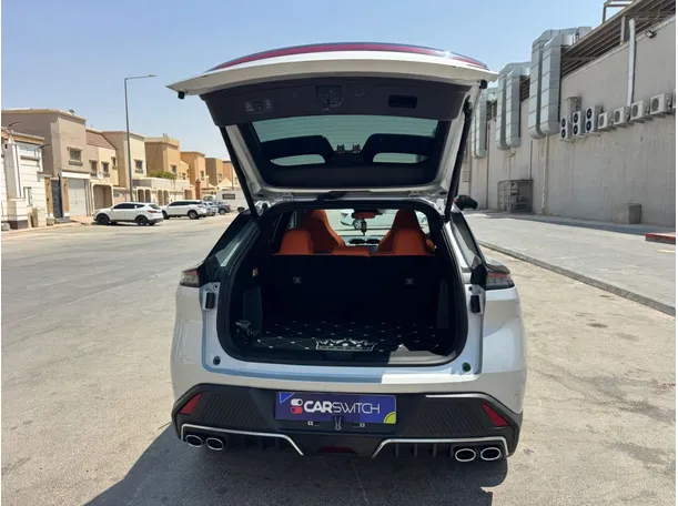 Car image 19