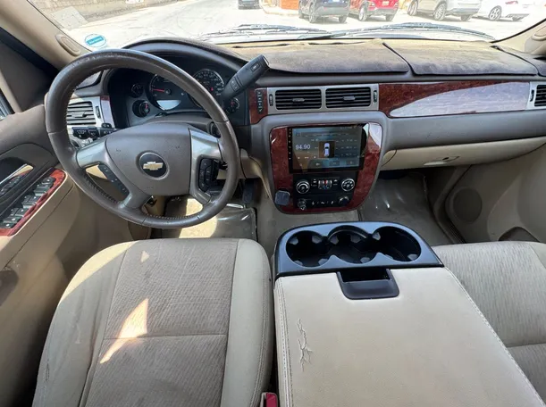 Car image 15