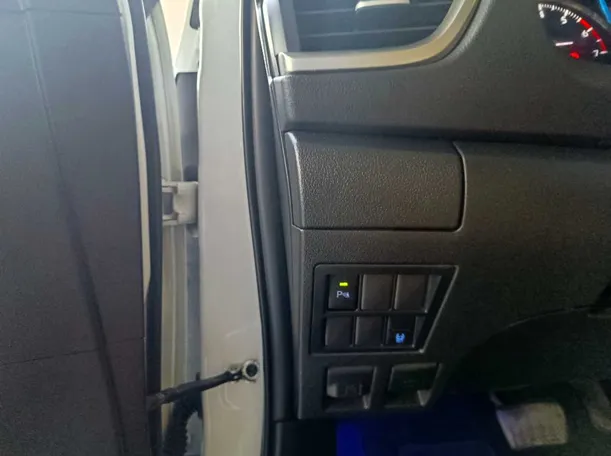 Car image 35