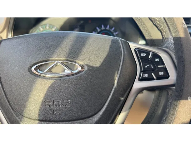 Car image 19