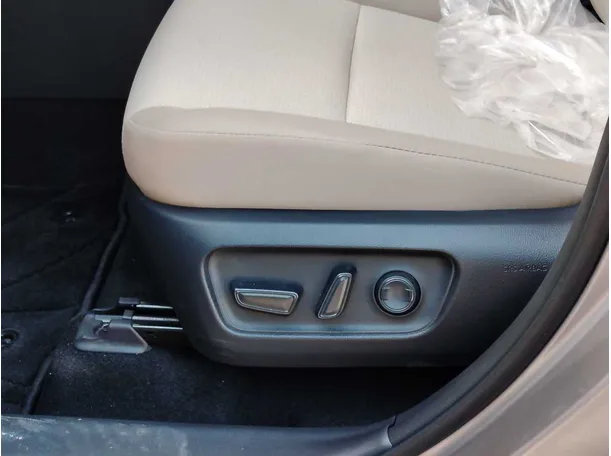 Car image 33