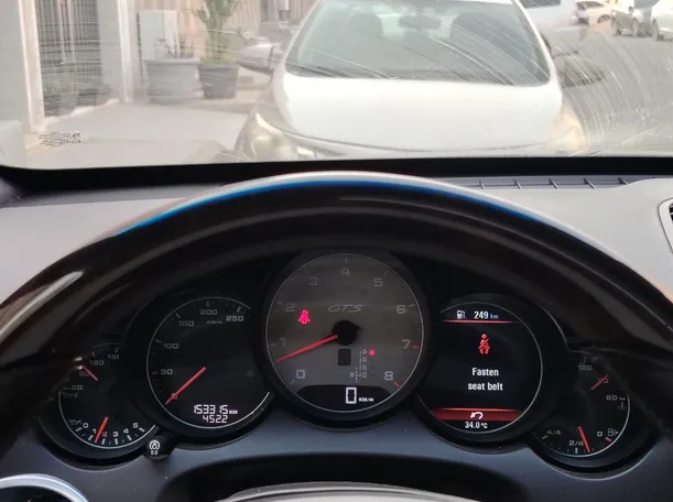 Car image 26