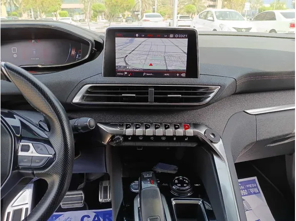 Car image 18