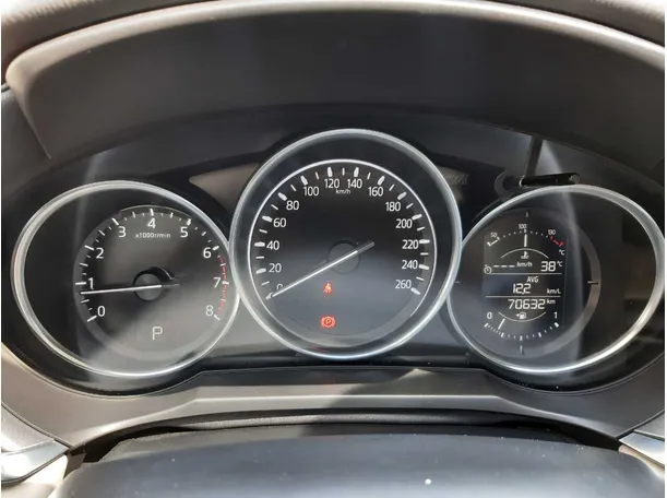 Car image 18