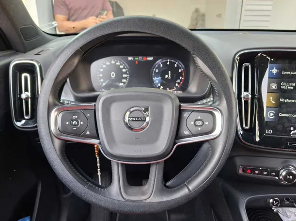 Car image 18