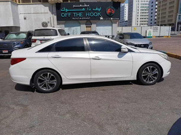 Car image 8