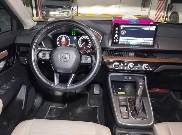 Car image 16