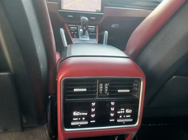 Car image 22