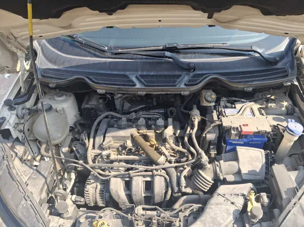 Car image 15