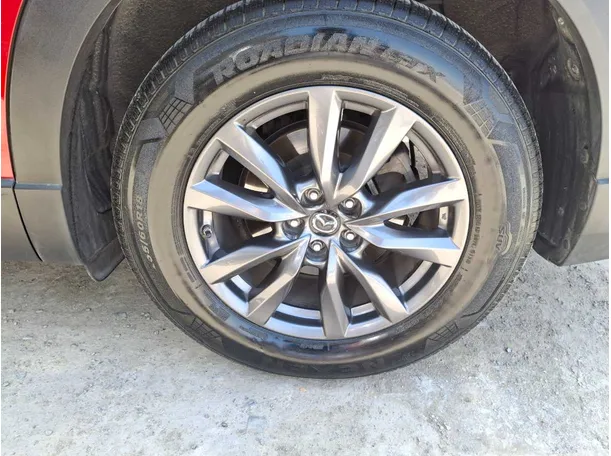 Car image 9