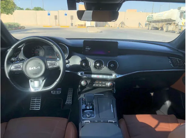 Car image 15