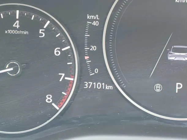 Car image 17