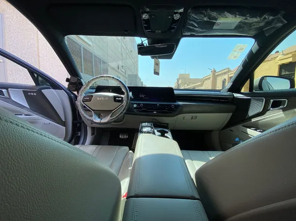 Car image 14