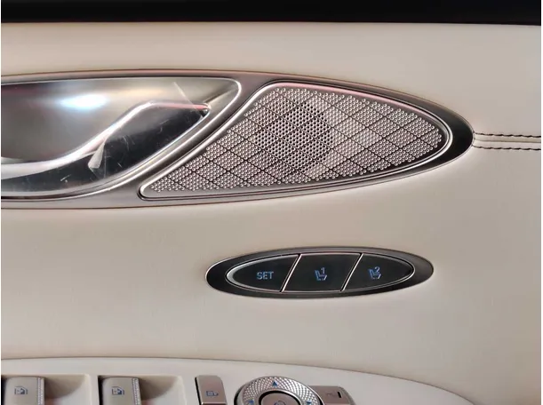 Car image 36