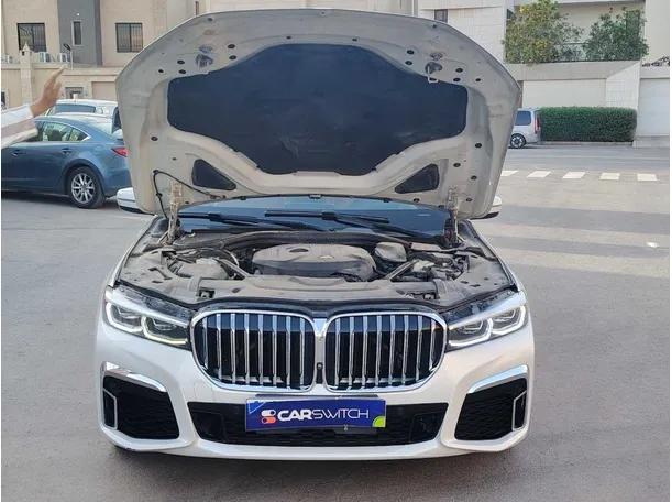 Car image 32