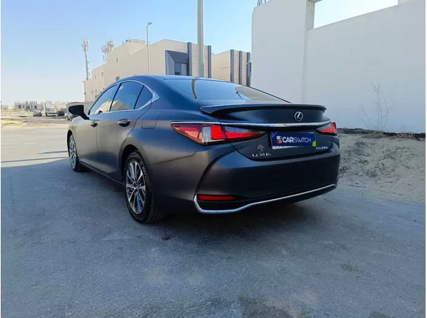 Car image 8