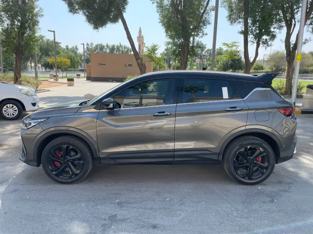 Car image 8