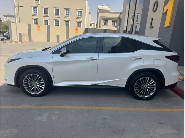 Car image 8