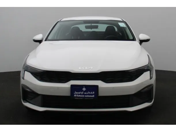 Car image 11