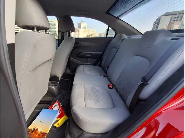 Car image 13