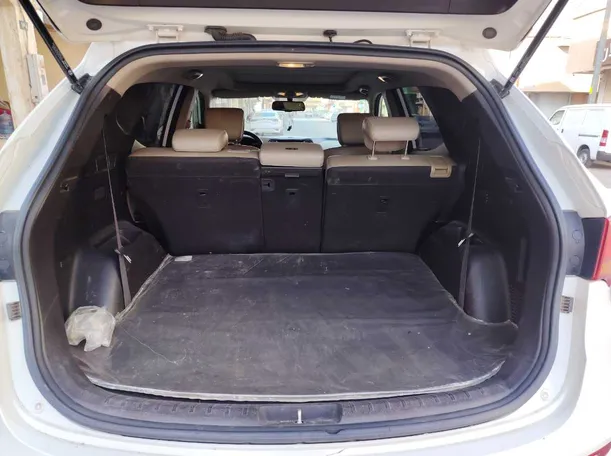 Car image 27