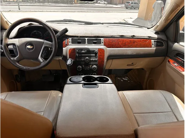 Car image 16