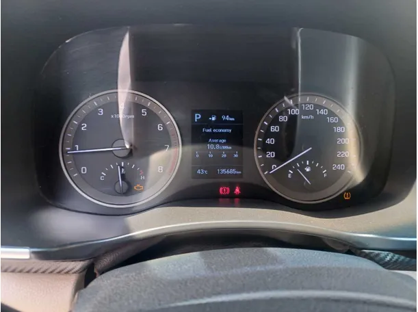 Car image 19