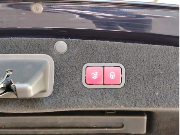 Car image 33