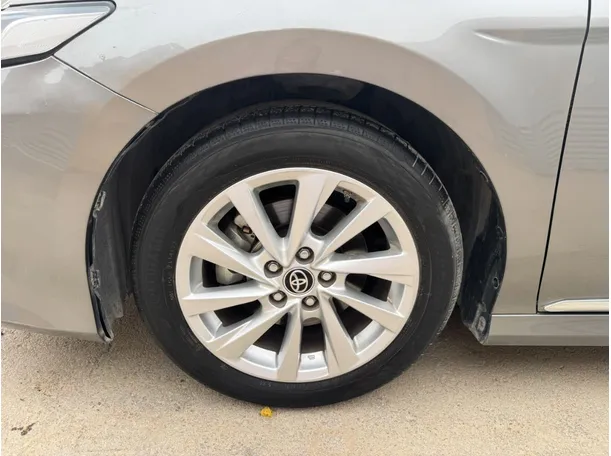 Car image 9