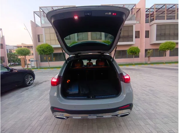 Car image 27