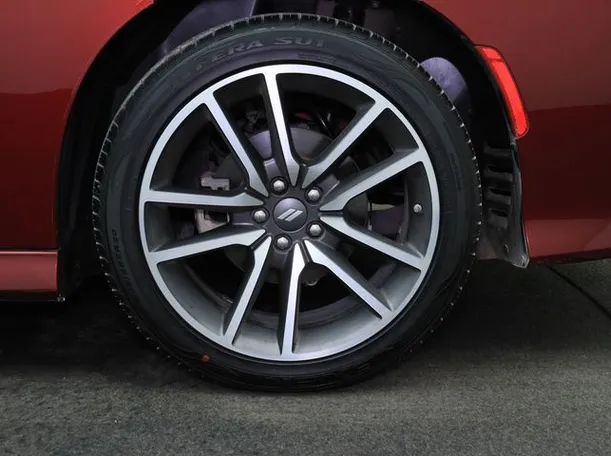 Car image 7