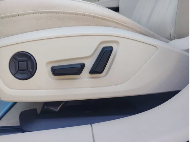 Car image 33