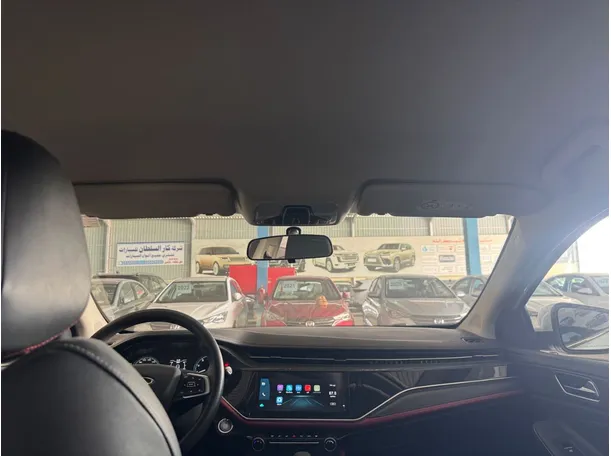 Car image 16