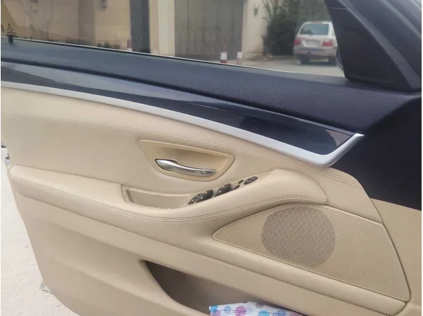 Car image 28