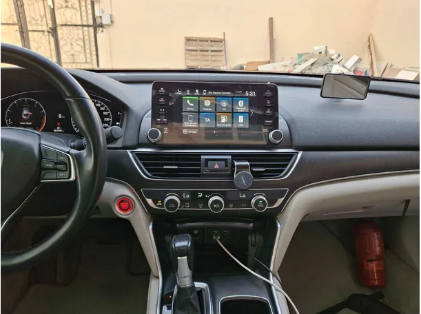 Car image 16