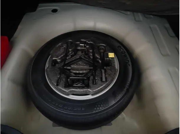 Car image 24