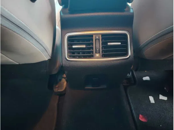 Car image 27
