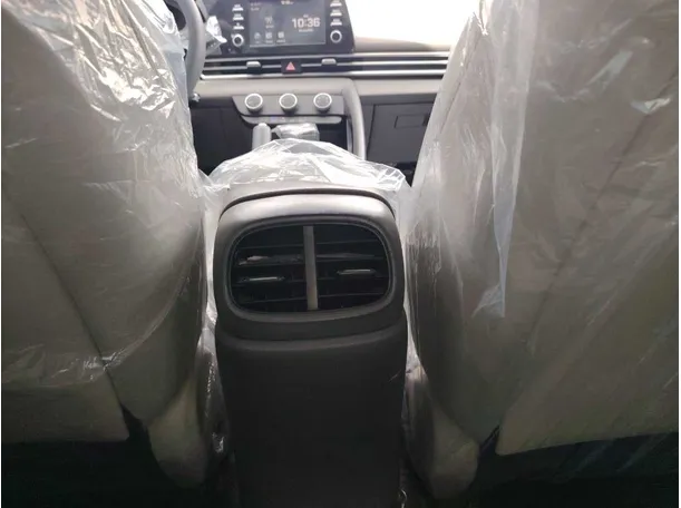 Car image 26