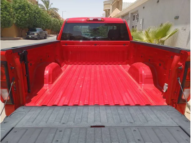 Car image 19