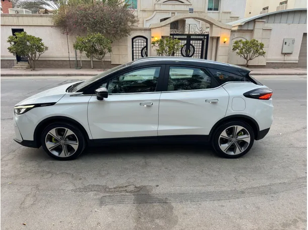 Car image 8