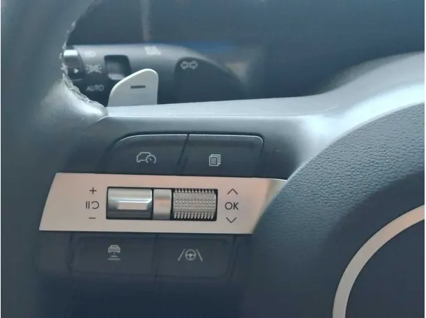 Car image 32