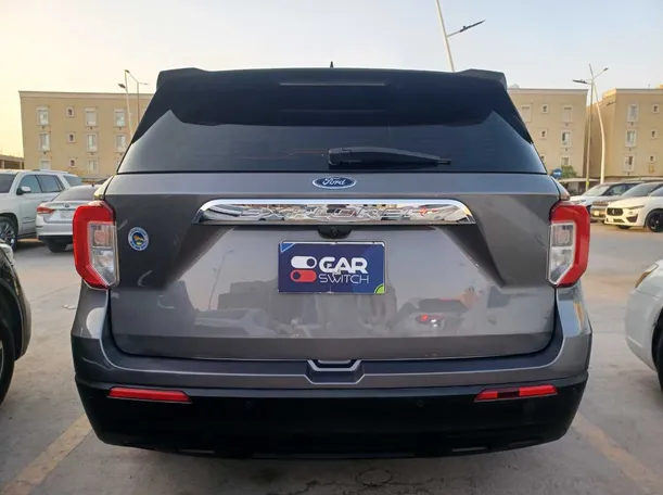 Car image 6