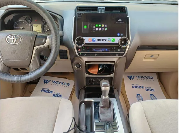 Car image 18