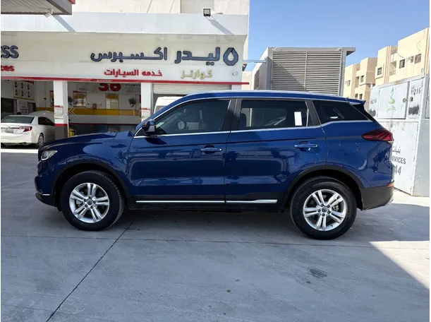 Car image 8