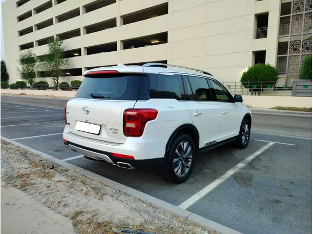 Car image 7